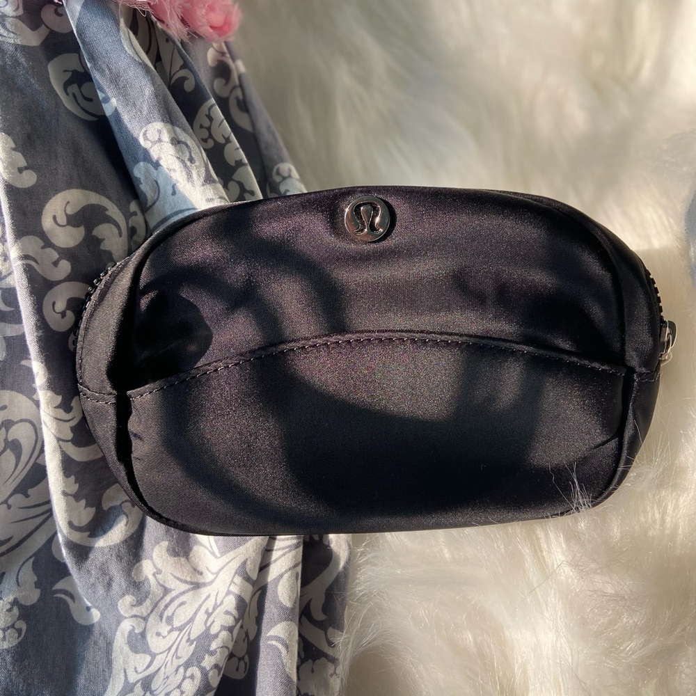 Brand new used once Lululemon wallet
